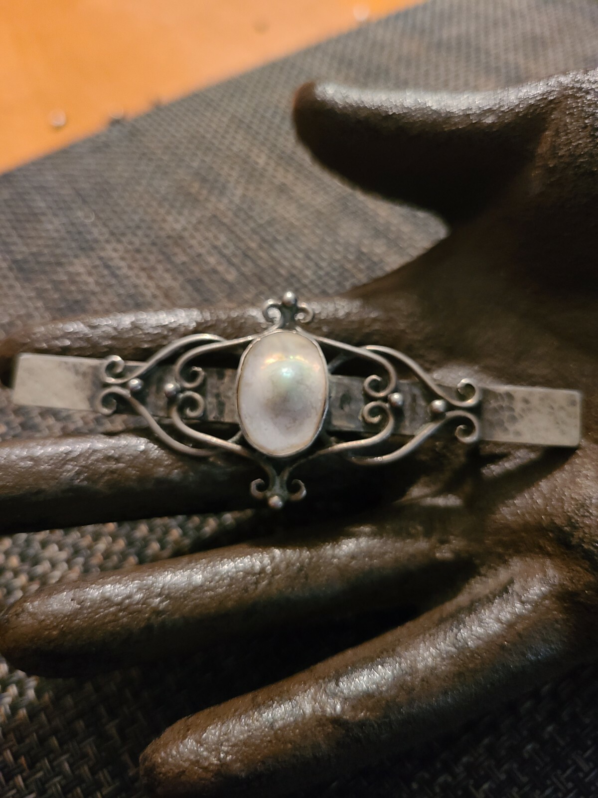 ANTIQUE HAMMERED STERLING SILVER VICTORIAN BROOCH C CLASP RARE-image