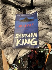 Misery : A Novel by Stephen King (2016, Trade Paperback)