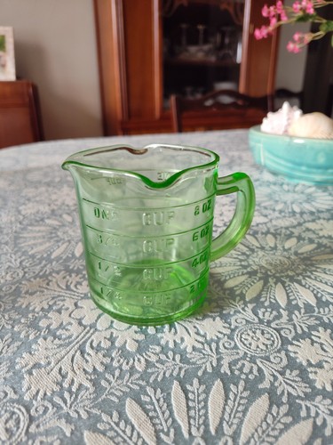 HAZEL ATLAS ~ Vintage Green (Uranium) Glass "Kellogg's" MEASURING CUP (8 oz) - Imagen 13 de 15