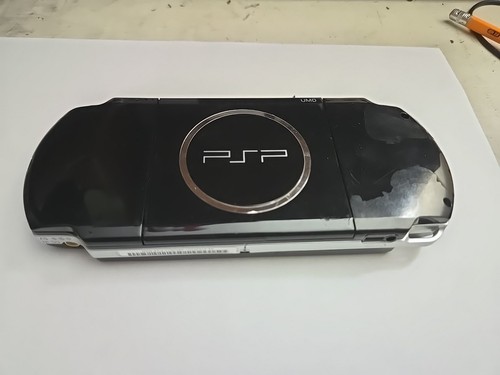 PSP-3000 - Picture 2 of 6