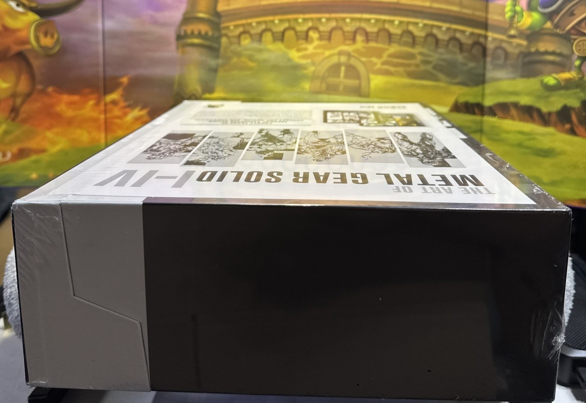 【メタルギア】The Art of l Gear Solid I-IV The Art of Metal Gear Solid I-IV : Konami: Amazon.ca: Books