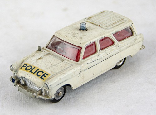 Corgi Toys 419 Ford Zephyr Motorway Patrol Police White 1:50 Scale Diecast Car - Picture 2 of 7