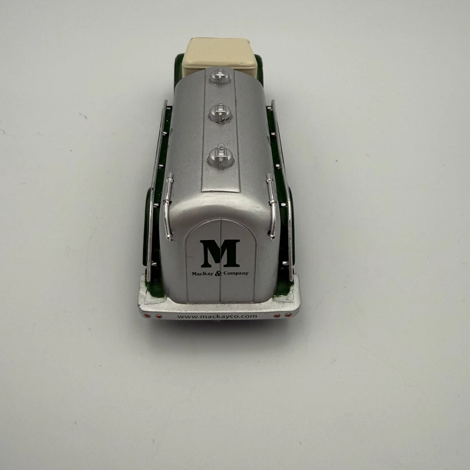 Camión Ford BB 157 1934 McKay & Company DATAMAC modelo fundido a presión escala 143 Foto 3 de 4