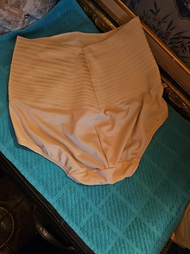 NWOT HoneyLove Queen Brief Sculpt Shapewear Slimming Tummy Control Cheeky Sz M - Picture 7 of 19