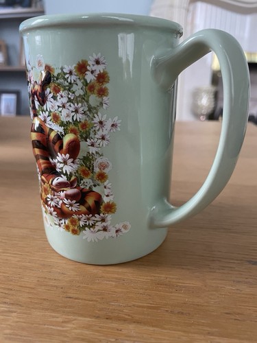 Large Tigger Disney Store Exclusive Coffee Tea Mug Cup Tigger Daisy Flowers - Picture 2 of 5