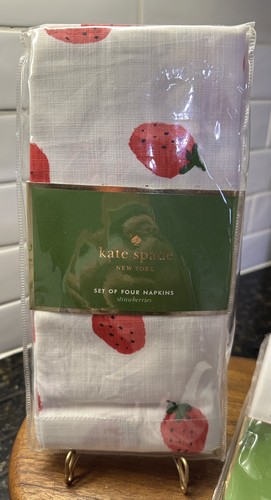 NEW (2) Sets of Four Kate Spade “Strawberries” Napkins 100% Cotton 20x20" - Picture 3 of 5