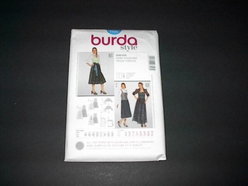 Burda Pattern 7326 Misses' German Dirndl Oktoberfest Costume 18 ~ 32 Uncut - 第 1/3 張圖片