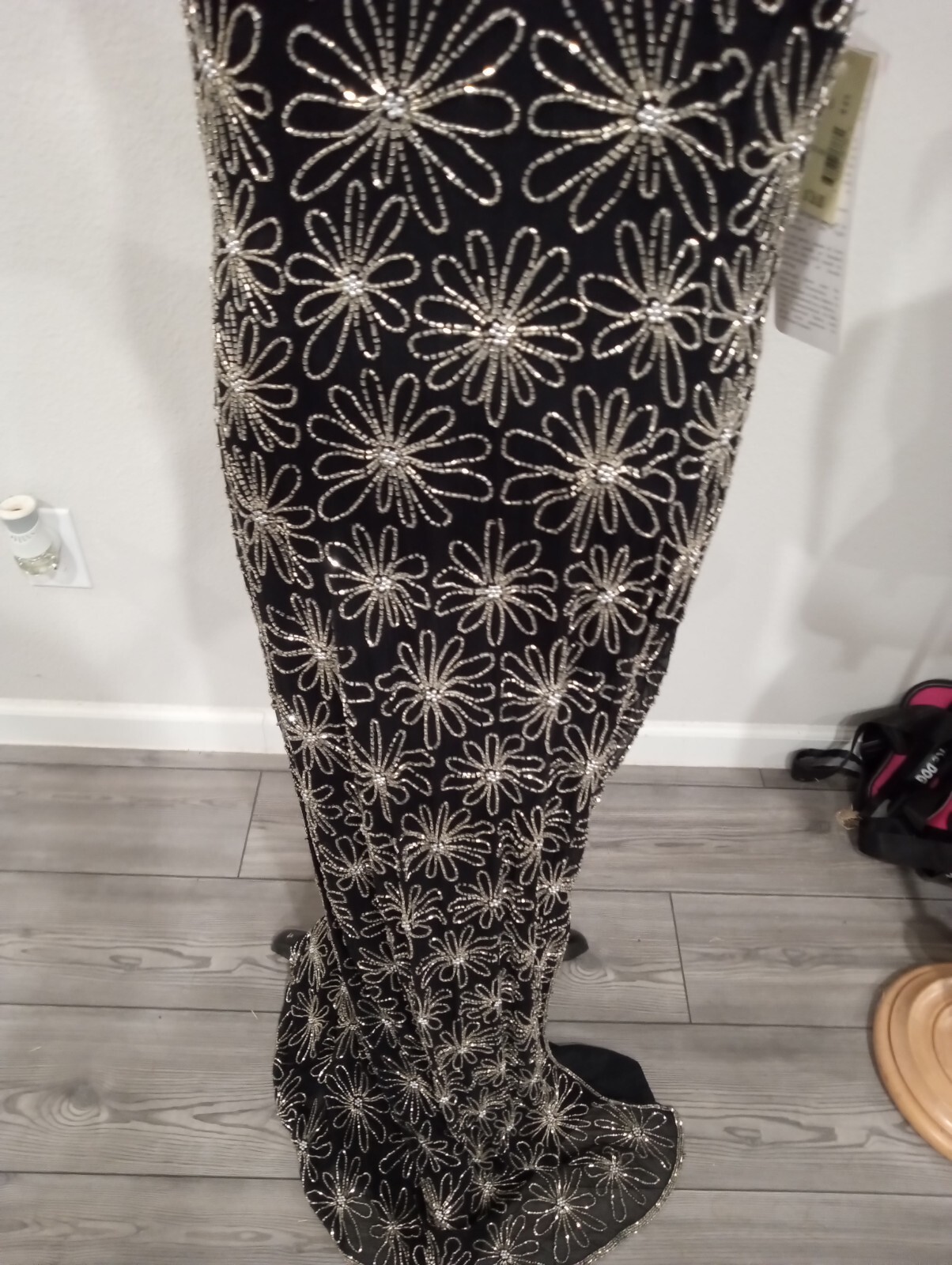 Picture 2 of 24