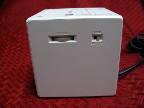 Sony ICF-C1T LED Cube Alarm Clock Radio with Dual Alarms - White - Picture 3 of 6