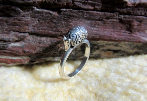 James Avery Retired 925 Sterling Silver Armadillo Stacking Ring Size 6 - Picture 4 of 12