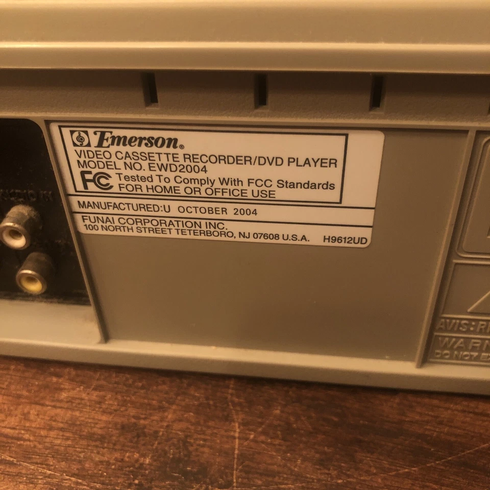 Emerson Funai EWD2004 DVD VCR VHS Combo Player Recorder Tested working - Image 3 of 3