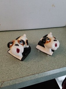 Hand painted and made in Japan.In perfect condition. Salt and pepper shakers Vintage howling dogs