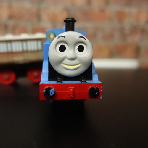 Tomy Thomas the Tank Elsbridge Station set 1989 vintage complete (missing roof) - Picture 21 of 24