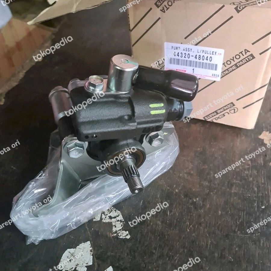 Bomba de dirección asistida genuina 03-06 Toyota Harrier Lexus RX300 44320-48040 JPN OEM Foto 3 de 4
