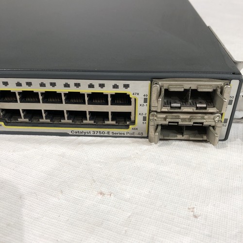 Cisco WS-C3750E-48PD-SF 3750E48 10/100/1000PoE+2 10GE(X2)1150W, IPB SW - Zdjęcie 4 z 9