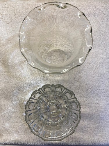 **Rare**2 matching Hurricane Lamps with Globes / Chimneys 1940s - Picture 7 of 11