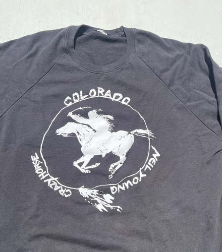 Men’s Neil Young Sweatshirt Black Spell-Out No SIZE Colorado Folk Rock Singer 70 - Picture 2 of 11