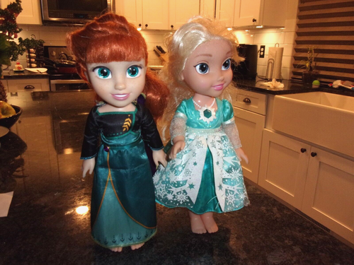 DISNEY - FROZEN - ANNA & ELSA - 15" DOLLS - BLOND GIRL IS BATTERY OPERATING - Picture 2 of 8