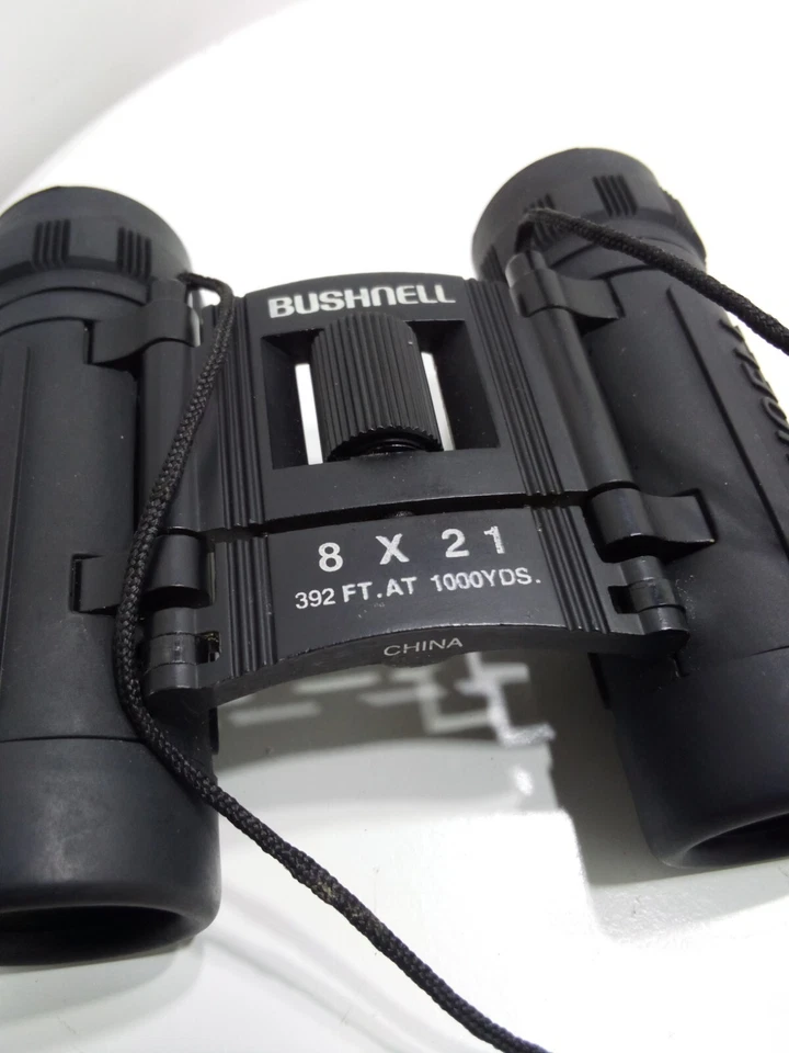 Bushnell 8 x 21 Compact Binoculars plus case 392 ft at 1000 yards  - Image 3 of 4
