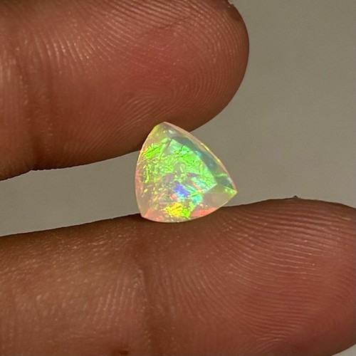Pietra preziosa tagliata opale etiope naturale 1,4 cts 9,7 x 5 mm trilioni tagliata non trattata - Foto 5 di 17