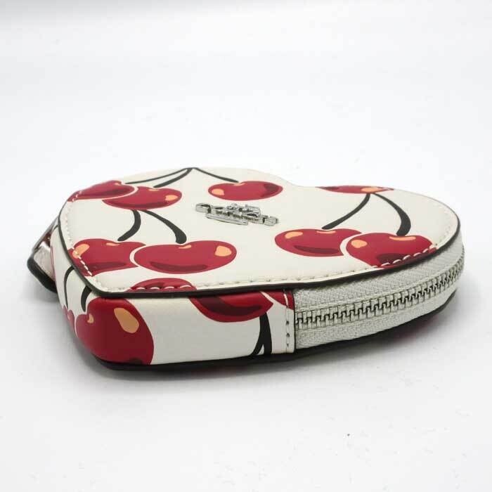 折りたたみ財布 COACH Heart Coin Case With Cherry Print CZ477 NWT Coach CZ477 Leather Zippered Heart Coin Case With Cherry