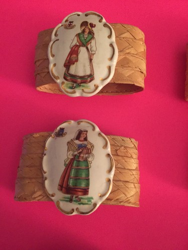 ITALIAN Porcelain COSTUME PORTRAITS/HERALDRY SET12 Napkin Rings/Holders - Picture 9 of 12