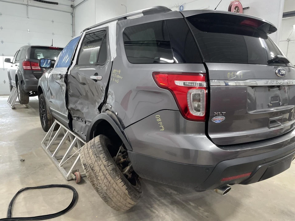 Espejo retrovisor de puerta izquierdo usado se adapta a: Ford Explorer Power 2014 manual plegable pintado térmico Foto 4 de 4