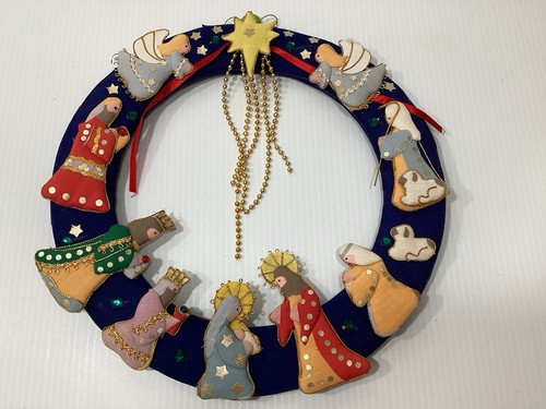 VINTAGE CHRISTMAS WREATH of a Nativity Scene Handmade 12” Round - Picture 2 of 7