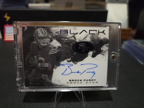 2023 PANINI BLACK- 🔥🔥BROCK PURDY SMOKE SHOW🔥🔥 SSP ON CARD AUTO/50