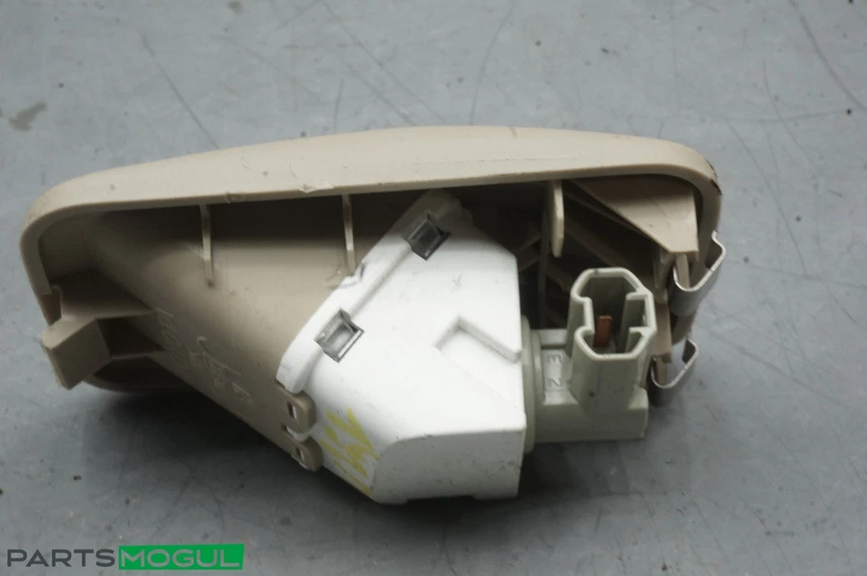 Lexus LS400 1998-2000 luz domo mapa lado pasajero trasero derecho beige OEM Foto 3 de 4