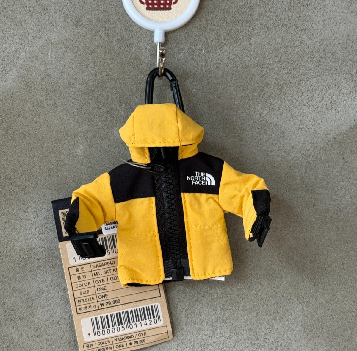 The North Face Mountain Jacket Keyring Bag Keychain Accessory NWT NA5AR04D 8190₽