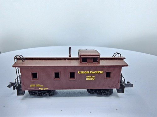 Unknown N Scale Model RR Union Pacific Caboose OWR&N 3530 Brown - Picture 3 of 6