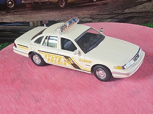 MPC.REVELL.AMT. 1:24-1:25 GEBAUTES MODELLAUTO FORD CROWN VICTORIA IILLINOIS POLICE - Bild 18 von 24