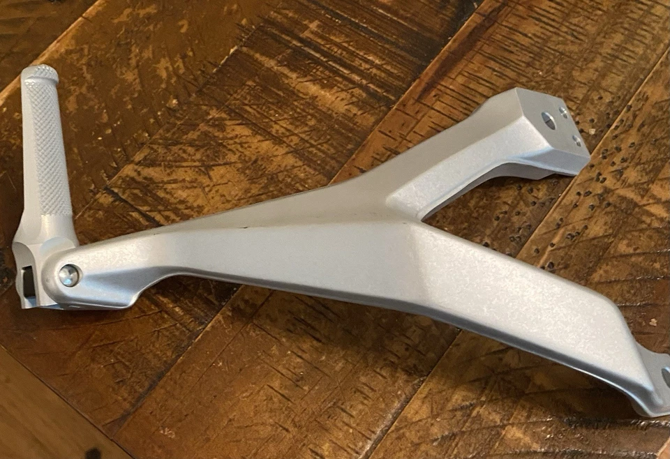 Ducati 2017 Footrest Both Sides Right and Left 82431892a,82431881a New Never Use - Bild 3 von 4