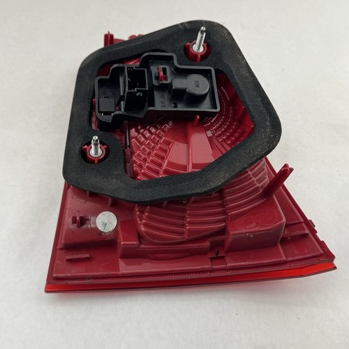 11 14 VW Touareg Inner Left Tail Light Lamp OEM 7P6945093C Driver Side Rear - Picture 9 of 9