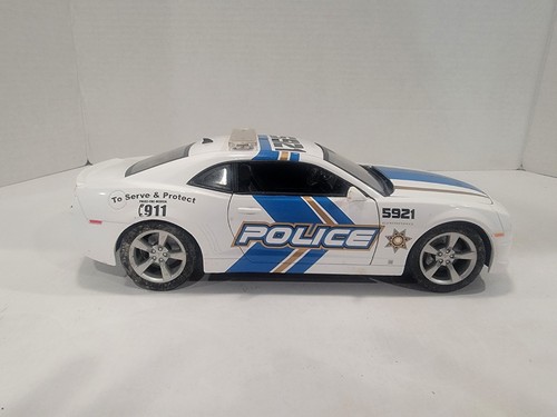 2010 Camaro SS Metall Polizeiauto & 1968 grün Kunststoff Ford Mustang - Bild 2 von 13