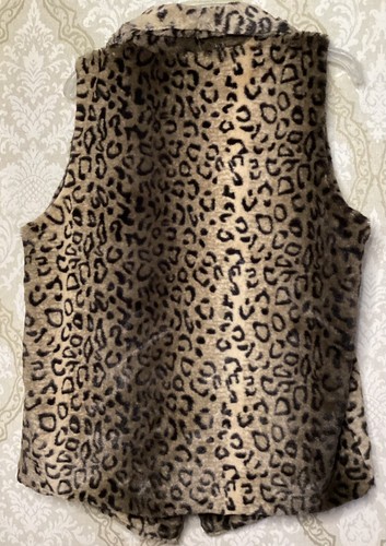 Bloomingdale’s Magnolia Lane Faux Fur Leopard Cozy Vest Lined - Large - Picture 3 of 7