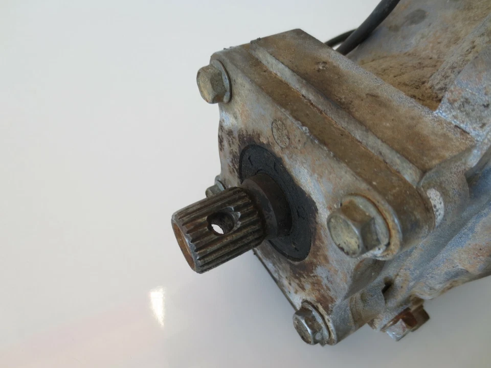 2004 Polaris Magnum 330 4 x 4 ATV б/у OEM передний дифференциал конец  - Изображение 3 из 4