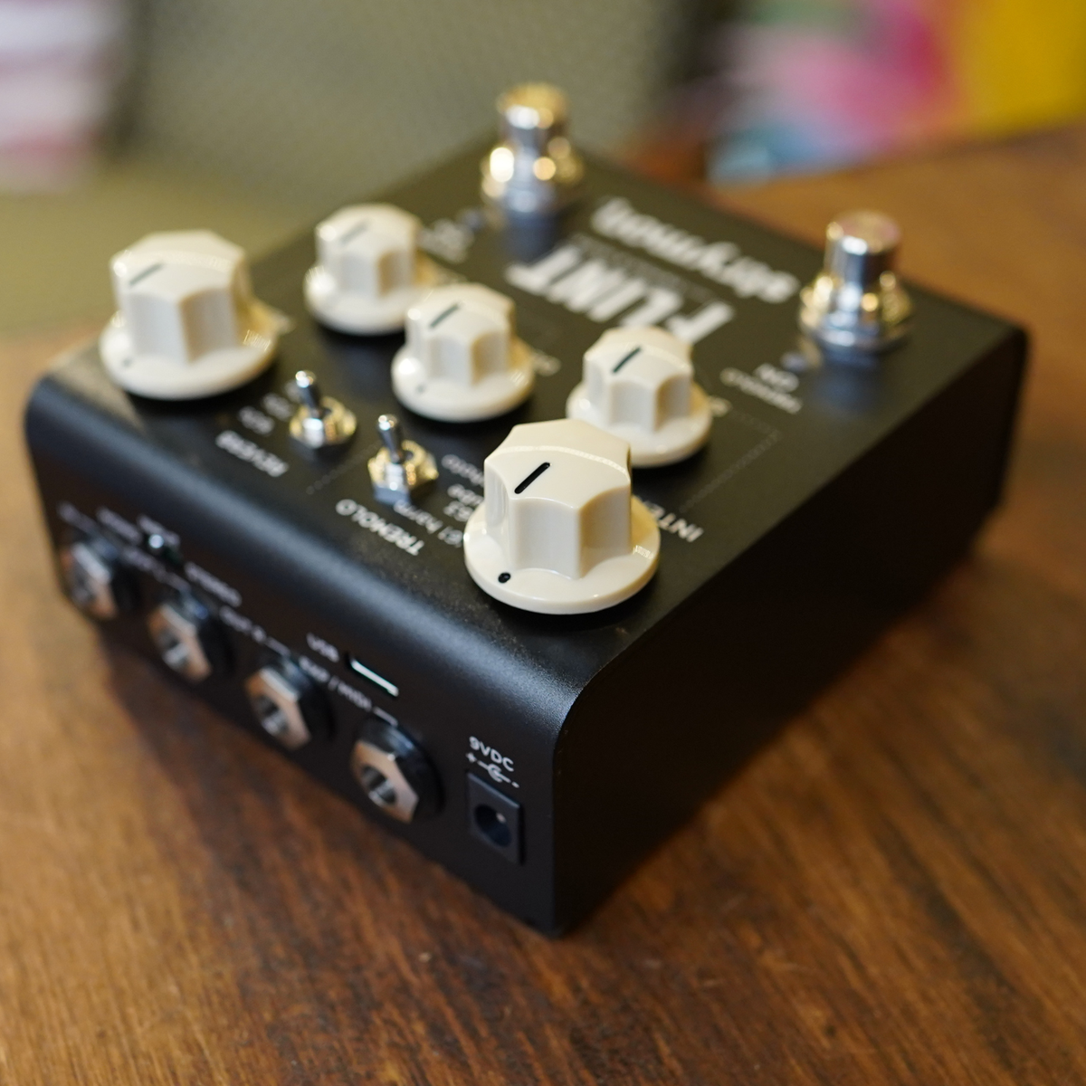 Strymon FLINT V2 Tremolo & Reverb Guitar Effects Pedal Strymon FLINT V2 Tremolo & Reverb Guitar Effects Pedal