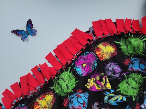 Extra Large Adult Assorted Avenger faces print Fleece, No Sew , No Tie Blanket - Picture 8 of 12