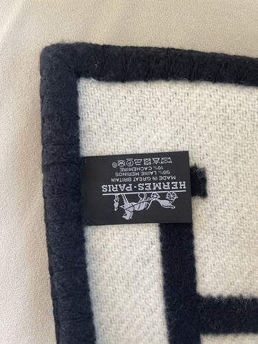 BNIB HERMES AVALON III CASHMERE WOOL THROW BLANKET CLASSIC Black and Cream Grey - Picture 5 of 7