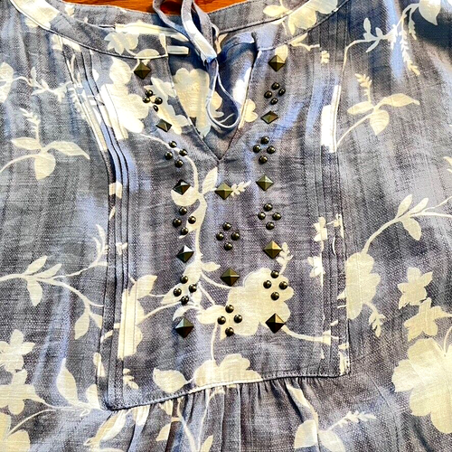 Top tunica manica corta Liz Claiborne usato in ottime condizioni. Accento metallizzato blu e bianco-fronte XL - Foto 3 di 5