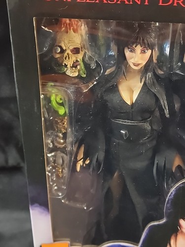 NECA Elvira, Mistress of the Dark Clothed 8" Action Figure Collectible    Upsta4 - Picture 3 of 10