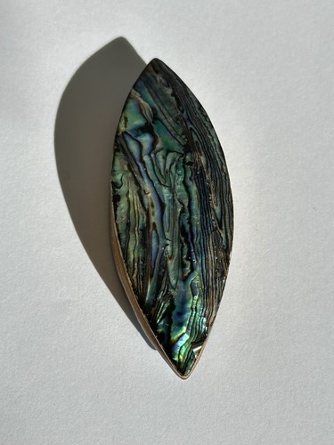 Tatting shuttle with mother of pearl inlay 3 inch long - Picture 4 of 16