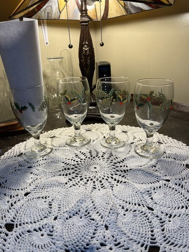 Royal Norfolk Holly Berry Mistelzweig Weihnachten Stiel Trinkgläser - 4er Set