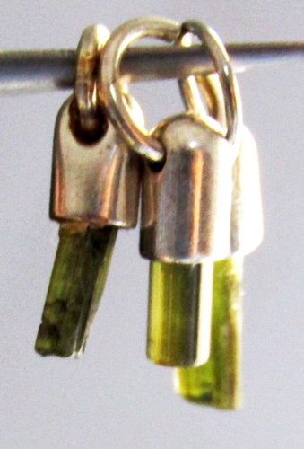 Colgante plateado con cristal de turmalina verde - Imagen 13 de 21
