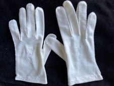 Vintage white short nylon wrist gloves measures 8  size Small GUC