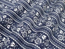 Baumwolldruck Blumen in Bordüren, dunkelblau-weiß, 150 cm breit, Meterw, ab 0,5m