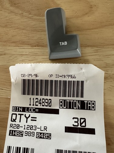 IBM Selectric I & II part # 1124890 TAB BUTTON ACCENT GRAY new Genuine - Bild 1 von 2