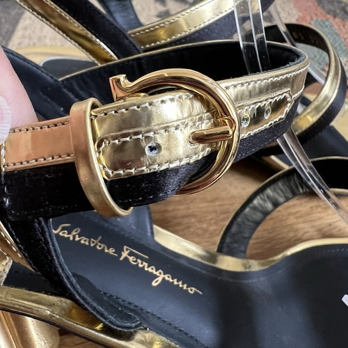 Salvatore Ferragamo Torino schwarz Satin/gold Leder Blume Blockabsatz Sandalen 9B - Bild 8 von 14